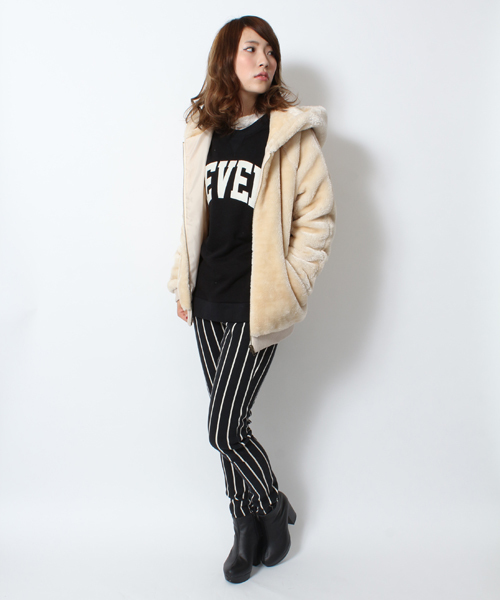 WEGO（ウィゴー）の「WEGO/フェイクファーフードブルゾン（ブルゾン・レディース・ブラック/アイボリー・FREE）」の9枚目の写真