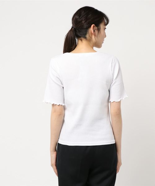 LOWRYS FARM(ローリーズファーム)の「リブタイトSS 832998(Tシャツ/カットソー・レディース・オフホワイト/ブラック/ベージュ/レッド・MEDIUM/LARGE)」の6枚目の写真