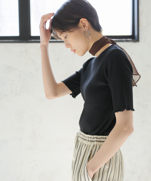 LOWRYS FARM(ローリーズファーム)の「リブタイトSS 832998(Tシャツ/カットソー・レディース・オフホワイト/ブラック/ベージュ/レッド・MEDIUM/LARGE)」の2枚目の写真