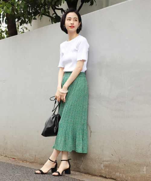 LOWRYS FARM(ローリーズファーム)の「リブタイトSS 832998(Tシャツ/カットソー・レディース・オフホワイト/ブラック/ベージュ/レッド・MEDIUM/LARGE)」の20枚目の写真