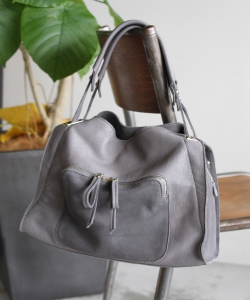 BEAUTY&YOUTH UNITED ARROWS(ビューティーアンドユースユナイテッドアローズ)の「BYTF∵ コンビレザージップ2ウェイトートバッグ2¨◆(ショルダーバッグ・レディース・ブラック/グレー/ナチュラル/ネイビー/ベージュ/マスタード/ライトグレー/ブラウン/その他1・FREE)」の3枚目の写真