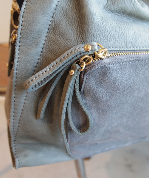 BEAUTY&YOUTH UNITED ARROWS(ビューティーアンドユースユナイテッドアローズ)の「BYTF∵ コンビレザージップ2ウェイトートバッグ2¨◆(ショルダーバッグ・レディース・ブラック/グレー/ナチュラル/ネイビー/ベージュ/マスタード/ライトグレー/ブラウン/その他1・FREE)」の12枚目の写真