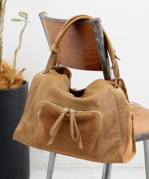 BEAUTY&YOUTH UNITED ARROWS(ビューティーアンドユースユナイテッドアローズ)の「BYTF∵ コンビレザージップ2ウェイトートバッグ2¨◆(ショルダーバッグ・レディース・ブラック/グレー/ナチュラル/ネイビー/ベージュ/マスタード/ライトグレー/ブラウン/その他1・FREE)」の4枚目の写真