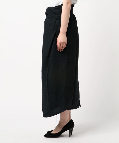STYLEBLOCK（スタイルブロック）の「クレープフロントツイストロングスカート（スカート・レディース・テラコッタ/ブラック/ライトベージュ/ミント・M）」の5枚目の写真