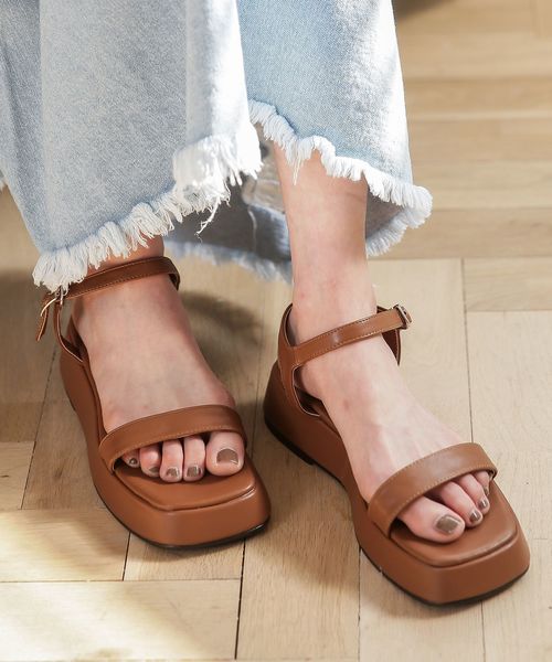 UNE MANSION(ユヌマンション)の「アンクルストラップウェッジソールヒールサンダル(サンダル)」|ブラウン