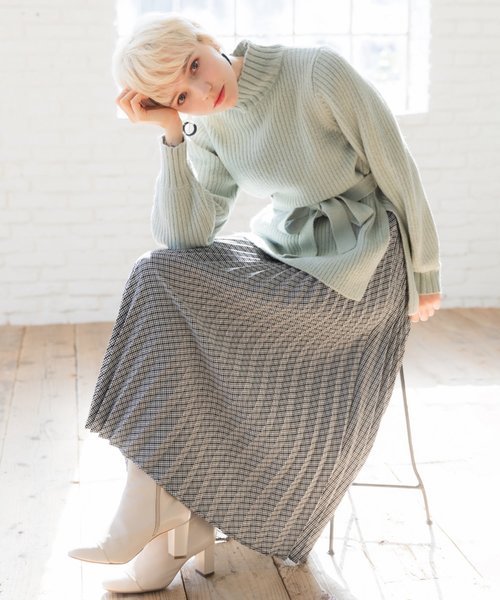 archives（アルシーヴ）の「脇スリットリボン付きニットプルオーバー（ニット/セーター・レディース・グレー系その他/グリーン系その他/オフホワイト・MEDIUM）」の8枚目の写真