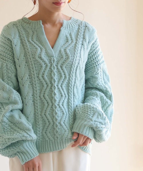 HER CLOSET(ハークローゼット)の「【HERCLOSET】ケーブル編みボリュームスリーブキーネックニット(ニット/セーター・レディース・ベージュ/アイボリー/ミント・M)」の9枚目の写真