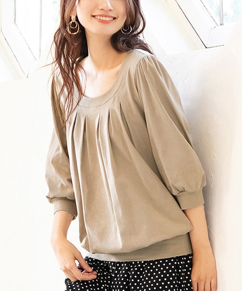 BELLUNA(ベルーナ)の「綿100%ふんわり胸元タックカットソー(Tシャツ/カットソー・レディース・オフホワイト/カーキ/ミント/ネイビー/ブラック/サーモンピンク/チャコール/ブルーグリーン/ブラウン系その他/モカ/パープル系その他・MEDIUM/LARGE/X-LARGE)」の6枚目の写真