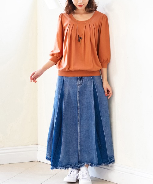BELLUNA(ベルーナ)の「綿100%ふんわり胸元タックカットソー(Tシャツ/カットソー・レディース・オフホワイト/カーキ/ミント/ネイビー/ブラック/サーモンピンク/チャコール/ブルーグリーン/ブラウン系その他/モカ/パープル系その他・MEDIUM/LARGE/X-LARGE)」の14枚目の写真