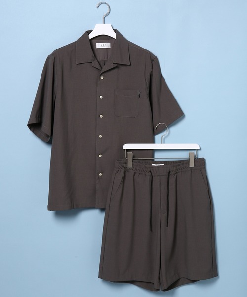 ADAM ET ROPE'（アダムエロペ）の「〈伸縮性・イージーケア〉オープンカラーシャツSET UP（セットアップ・メンズ・ブラック/グレー/ベージュ・M/L/LL）」の2枚目の写真