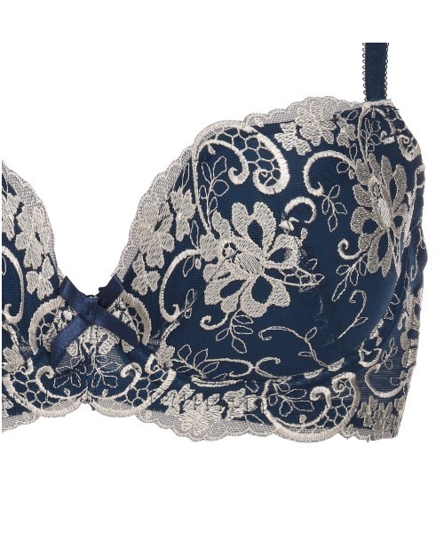 Triumph(トリンプ)の「トリンプ AC004 ブラジャー A-Dカップ(ブラジャー・レディース・ブラック/ベージュ/ブルー・B70/C70/D70/B75/A70/A75/C75/D75/B80/C80/D80/A80/B85/C85/D85)」の11枚目の写真