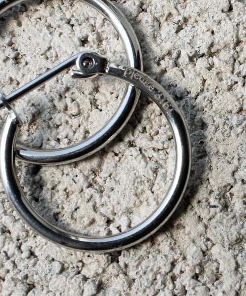 Pledge（プレッジ）の「Pledge（プレッジ）/フープ ピアス（ペア）（ピアス（両耳用）・メンズ・ゴールド/ブラック/シルバー・FREE）」の6枚目の写真