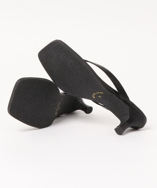 KOBE LETTUCE(コウベレタス)の「スクエアトゥトングミュールヒールサンダル(サンダル・レディース・ブラウン/グレイッシュベージュ/ブラック/オフホワイト・LL/L/S/M)」の5枚目の写真