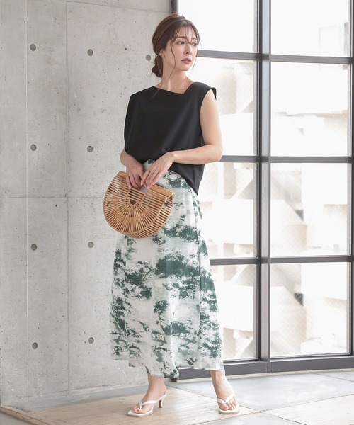 KOBE LETTUCE(コウベレタス)の「スクエアトゥトングミュールヒールサンダル(サンダル・レディース・ブラウン/グレイッシュベージュ/ブラック/オフホワイト・LL/L/S/M)」の12枚目の写真