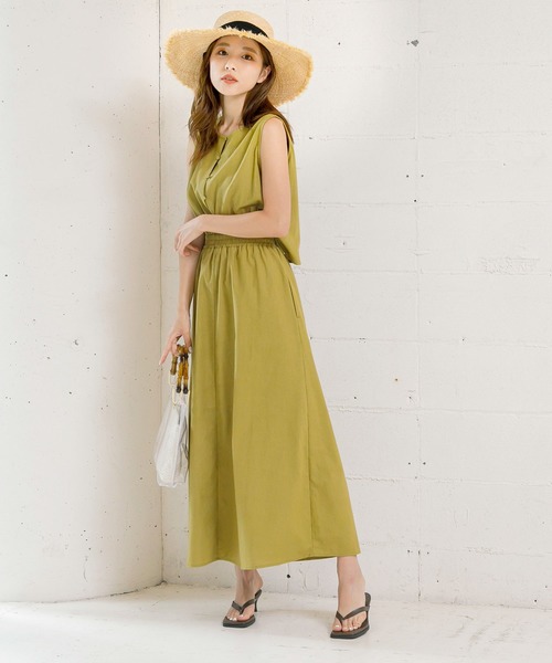 KOBE LETTUCE(コウベレタス)の「スクエアトゥトングミュールヒールサンダル(サンダル・レディース・ブラウン/グレイッシュベージュ/ブラック/オフホワイト・LL/L/S/M)」の7枚目の写真