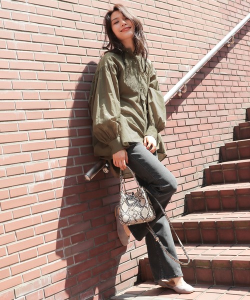 BAYFLOW(ベイフロー)の「ブーツカットデニム(デニムパンツ・レディース・ライトブルー/ブラック/ネイビー/ブルー・LARGE/SMALL/MEDIUM)」の18枚目の写真