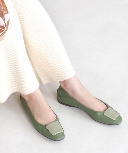 AmiAmi（アミアミ）の「ソフトレザースクエアトゥフラットパンプス（パンプス・レディース・ブラック/ベージュ/オリーブ/アイボリー/パイソン・LL/S/M/L）」の11枚目の写真