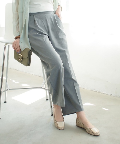 AmiAmi（アミアミ）の「ソフトレザースクエアトゥフラットパンプス（パンプス・レディース・ブラック/ベージュ/オリーブ/アイボリー/パイソン・LL/S/M/L）」の7枚目の写真