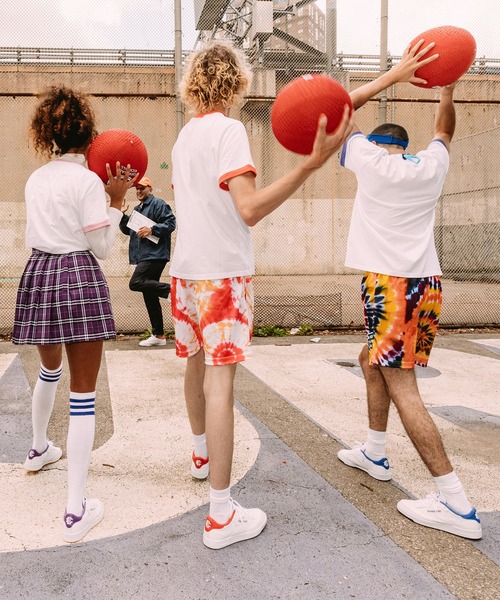 Reebok(リーボック)の「Eric Emanuel クラブシー 85(スニーカー・メンズ・ホワイト×レッド/ホワイト×ブルー/ホワイト×パープル・25.5cm/26.5cm/27.5cm/26.0cm/27.0cm/28.0cm/24.5cm/24.0cm/25.0cm/23.5cm)」の10枚目の写真