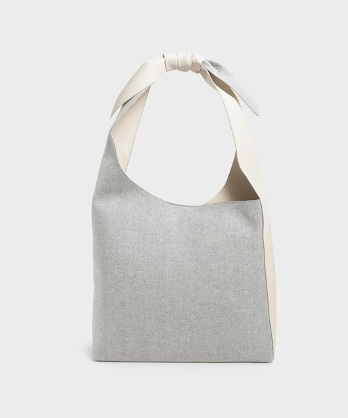 CHARLES & KEITH（チャールズ & キース）の「ノッティドハンドル ホーボーバッグ / Knotted Handle Hobo Bag（ショルダーバッグ・レディース・ブラック/ダークブラウン/ライトアッシュグレー・XL）」の2枚目の写真