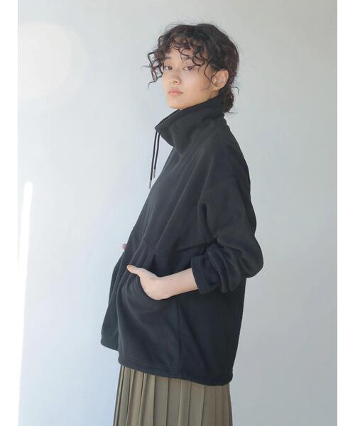 AMERICAN HOLIC(アメリカンホリック)の「スタンドカラーポケット付きフリースプルオーバー *(Tシャツ/カットソー・レディース・ブラック/ベージュ/モカ・M/L)」の10枚目の写真