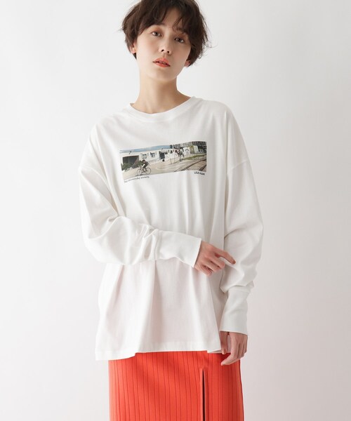 AG by aquagirl(エージーバイアクアガール)の「◆【AG by Karen】コラボフォトロンT(Tシャツ/カットソー・レディース・ホワイト系その他/ホワイト系その他6/ホワイト系・38/36)」の2枚目の写真