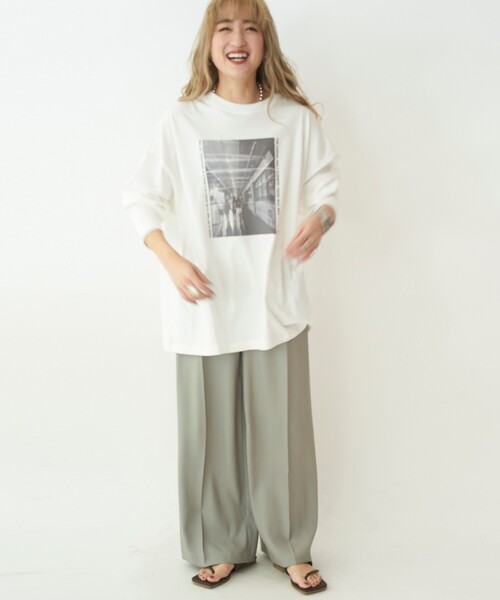 AG by aquagirl(エージーバイアクアガール)の「◆【AG by Karen】コラボフォトロンT(Tシャツ/カットソー・レディース・ホワイト系その他/ホワイト系その他6/ホワイト系・38/36)」の3枚目の写真