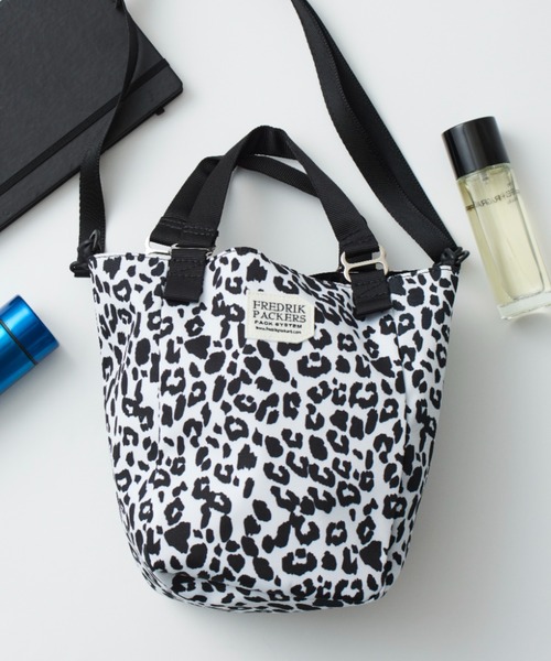 FREDRIK PACKERS(フレドリックパッカーズ)の「【FREDRIK PACKERS】1000D MISSION TOTE XS 2WAYミニトート ショルダー付 フレドリックパッカーズ(ハンドバッグ・レディース・ブラック/ベージュ/オリーブ/レオパード/グレー/ホワイト/マルチ/グリーン/ネイビー/ブラック系3/ブラック系2/ブラック系1/ネイビー系2・FREE)」の12枚目の写真