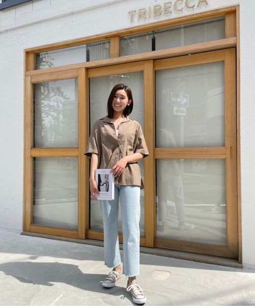 Meli rich（メリーリッチ）の「ポケット付き。ゆったりリネンオープンカラーシャツ（シャツ/ブラウス・レディース・ブラック/ベージュ/ライトグリーン/モカ/ナチュラル/ブラウン/カーキ/アイボリー/ブラック系・MEDIUM）」の13枚目の写真