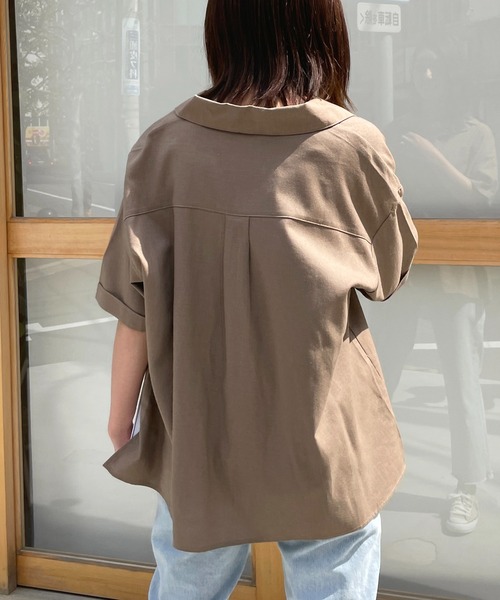 Meli rich（メリーリッチ）の「ポケット付き。ゆったりリネンオープンカラーシャツ（シャツ/ブラウス・レディース・ブラック/ベージュ/ライトグリーン/モカ/ナチュラル/ブラウン/カーキ/アイボリー/ブラック系・MEDIUM）」の18枚目の写真