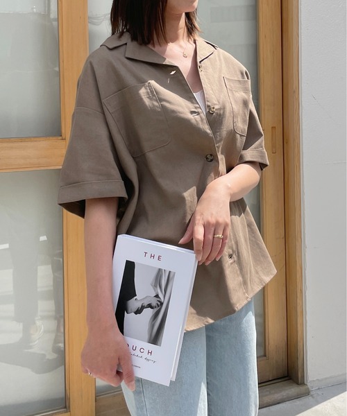 Meli rich（メリーリッチ）の「ポケット付き。ゆったりリネンオープンカラーシャツ（シャツ/ブラウス・レディース・ブラック/ベージュ/ライトグリーン/モカ/ナチュラル/ブラウン/カーキ/アイボリー/ブラック系・MEDIUM）」の10枚目の写真