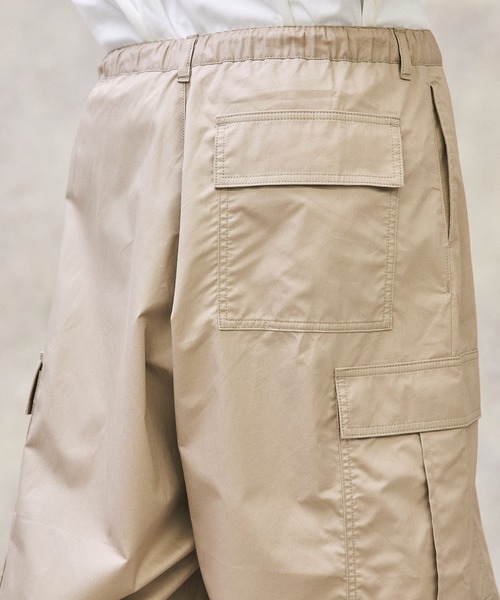 PUBLIC TOKYO（パブリックトウキョウ）の「コットンツイルバルーンカーゴパンツ（カーゴパンツ・メンズ・ブラック/ライトベージュ・1/2）」の20枚目の写真