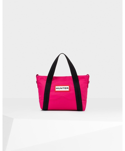 HUNTER（ハンター）の「NYLON TOPCLIP TOTE MINI（トートバッグ・レディース・ネイビー/ブラック系その他/ピンク系その他/ブラック/ピンク/イエロー/ダークオリーブ・FREE）」の6枚目の写真