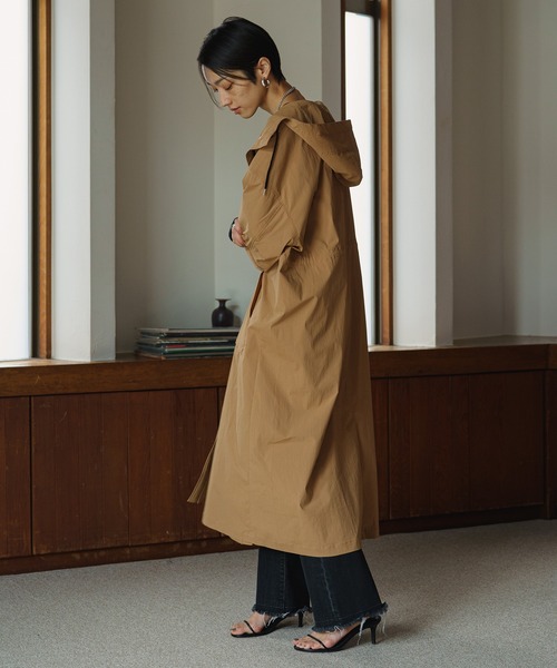 LOUNGEDRESS(ラウンジドレス)の「BIGマンパ(マウンテンパーカー・レディース・ブラック/キャメル・FREE)」の5枚目の写真
