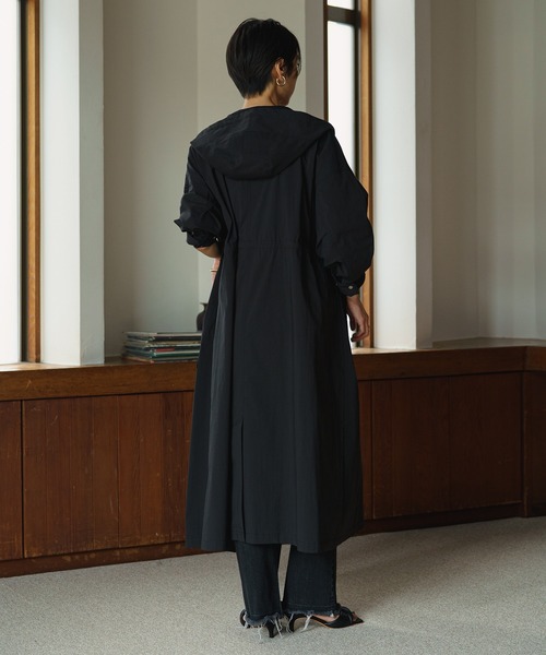 LOUNGEDRESS(ラウンジドレス)の「BIGマンパ(マウンテンパーカー・レディース・ブラック/キャメル・FREE)」の12枚目の写真