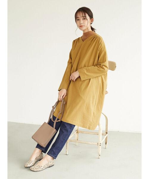 CRAFT STANDARD BOUTIQUE（クラフトスタンダードブティック）の「Vネックギャザーワンピース　＊◇（ワンピース・レディース・テラコッタ/ブラック/モカ/マスタード・FREE）」の11枚目の写真