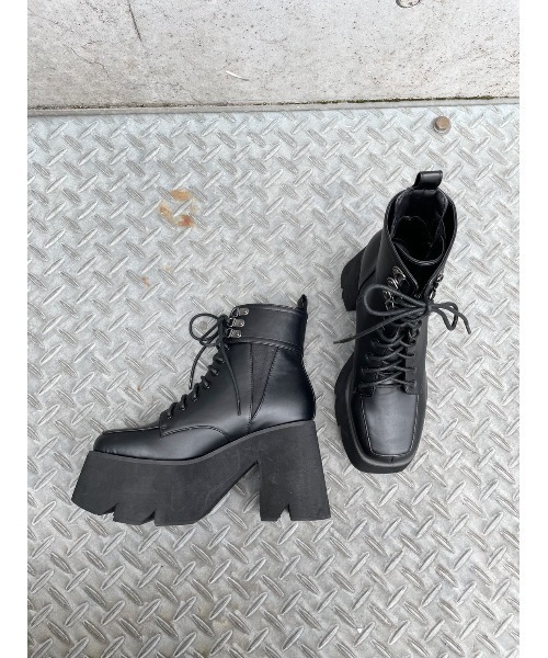 FIG&VIPER(フィグアンドバイパー)の「シャークソールレースアップベルトブーツ(ブーツ・レディース・ブラック・SMALL/MEDIUM/LARGE)」の10枚目の写真