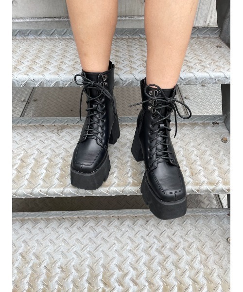 FIG&VIPER(フィグアンドバイパー)の「シャークソールレースアップベルトブーツ(ブーツ・レディース・ブラック・SMALL/MEDIUM/LARGE)」の13枚目の写真