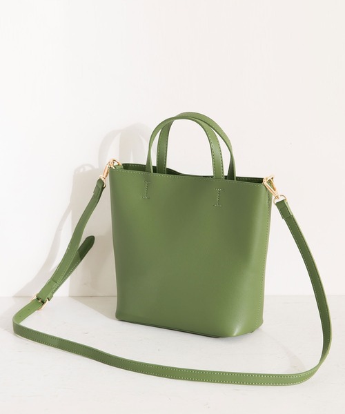 Newlyme（ニューリーミー）の「コンパクト2wayミディショルダーバッグ（ショルダーバッグ・レディース・ブラック/モカ/ライトグレー/ライトブルー/ピンク/カーキ/シルバー/アイボリー/サーモンピンク/セージグリーン/キャメル/ラベンダー・FREE）」の19枚目の写真