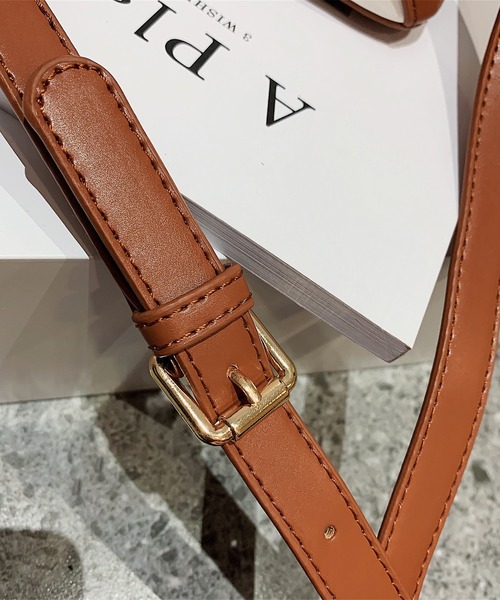 LA VORAGINE(ラ ヴォラジネ)の「バイカラー スクエアショルダーバッグ(ショルダーバッグ・レディース・ホワイト/ダークブラウン/ブラウン/ブラック・FREE)」の15枚目の写真