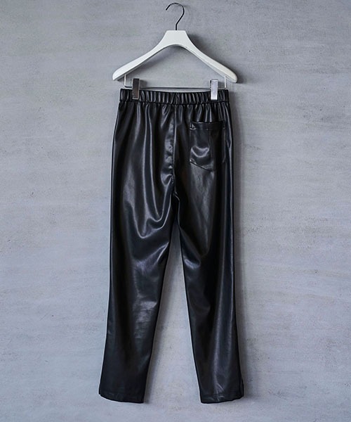lautreamont BLEUBLANC（ロートレアモンブルーブラン）の「<lautreamont BLEUBLANC>フェイクレザースリムパンツ≪サスティナブル素材使用≫（その他パンツ・レディース・ブラック/ベージュ・9号/11号/7号）」の6枚目の写真