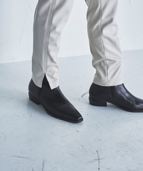 lautreamont BLEUBLANC（ロートレアモンブルーブラン）の「<lautreamont BLEUBLANC>フェイクレザースリムパンツ≪サスティナブル素材使用≫（その他パンツ・レディース・ブラック/ベージュ・9号/11号/7号）」の9枚目の写真
