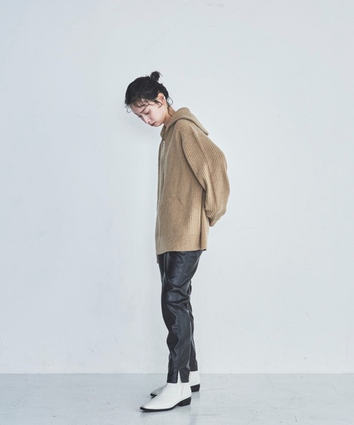 lautreamont BLEUBLANC（ロートレアモンブルーブラン）の「<lautreamont BLEUBLANC>フェイクレザースリムパンツ≪サスティナブル素材使用≫（その他パンツ・レディース・ブラック/ベージュ・9号/11号/7号）」の10枚目の写真