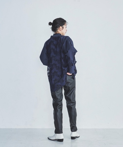 lautreamont BLEUBLANC（ロートレアモンブルーブラン）の「<lautreamont BLEUBLANC>フェイクレザースリムパンツ≪サスティナブル素材使用≫（その他パンツ・レディース・ブラック/ベージュ・9号/11号/7号）」の4枚目の写真