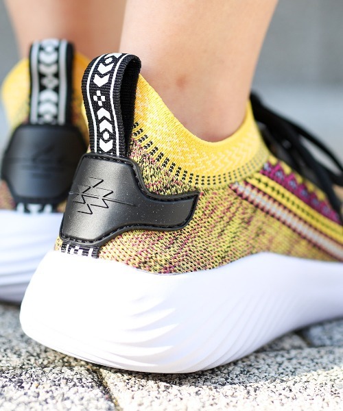 チチカカ（チチカカ）の「ジオメトリックニットスニーカー（スニーカー・レディース・パープル/イエロー/グリーン・MEDIUM/LARGE）」の11枚目の写真