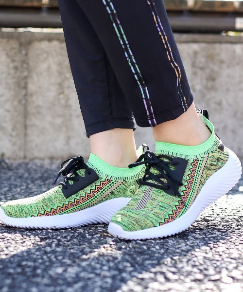 チチカカ（チチカカ）の「ジオメトリックニットスニーカー（スニーカー・レディース・パープル/イエロー/グリーン・MEDIUM/LARGE）」の7枚目の写真