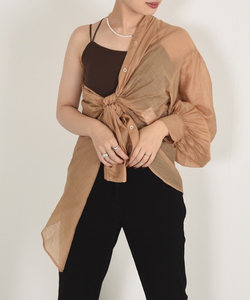 w closet(ダブルクローゼット)の「バンドカラーシアーシャツ(シャツ/ブラウス・レディース・ブラック/ベージュ/アイボリー・FREE)」の3枚目の写真