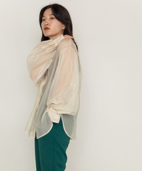 w closet(ダブルクローゼット)の「バンドカラーシアーシャツ(シャツ/ブラウス・レディース・ブラック/ベージュ/アイボリー・FREE)」の17枚目の写真