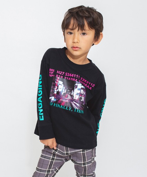 BRANSHES（ブランシェス）の「【bコレ】グラフィック長袖Tシャツ ロンT（Tシャツ/カットソー・キッズ・ホワイト/チャコールグレー/ライトグレー/ブラック/ベージュ/グレー/オフホワイト/オレンジ/ブルーグレー/ラベンダー/カラフル・100/110/120/130/140/150）」の15枚目の写真