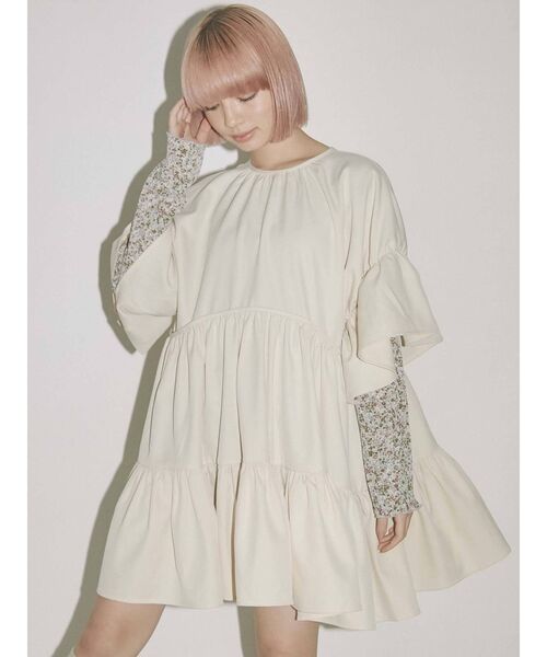 merry jenny（メリージェニー）の「ギャザーティアードミニワンピース（ワンピース・レディース・ブラック/アイボリー・FREE）」の2枚目の写真